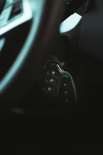 Steps involved in repairing a malfunctioning car door lock